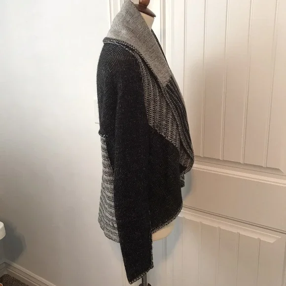 CAbi Medium Wool Blend Open Front Patchwork Cardigan Sweater Black Gray Knit - Picture 3 of 9